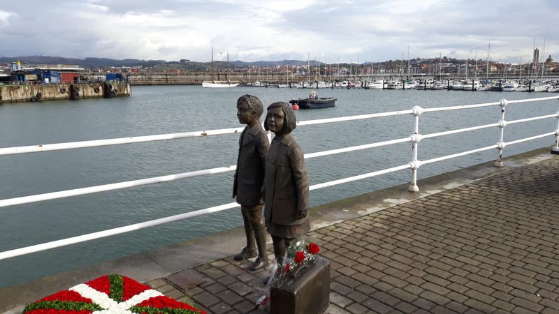 Children's Statue in Santurtzi